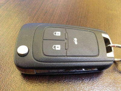Cheie pliabila Opel Insignia cu buton portbagaj GM
